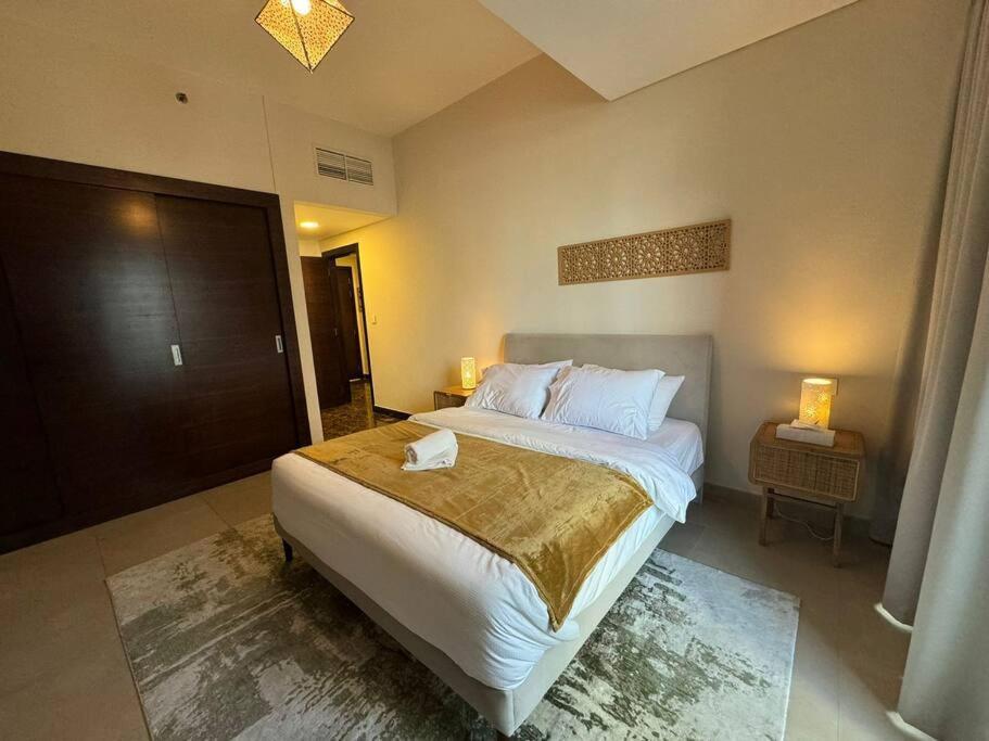 1br Sparkle Tower Marina Dubai